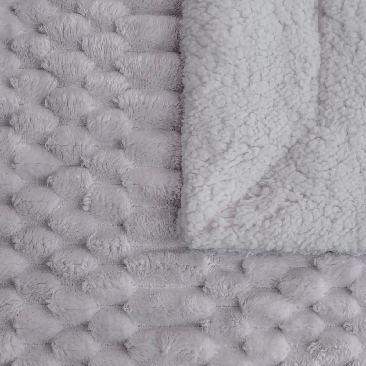 MANTA SHERPA JACQUARD EVELIN GRIS KARAMELO