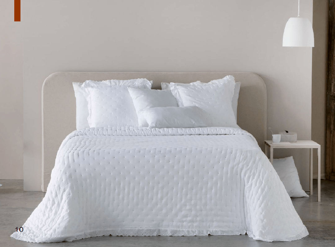 ADELIA WHITE BOUTI BEDSPREAD FUN&DECO