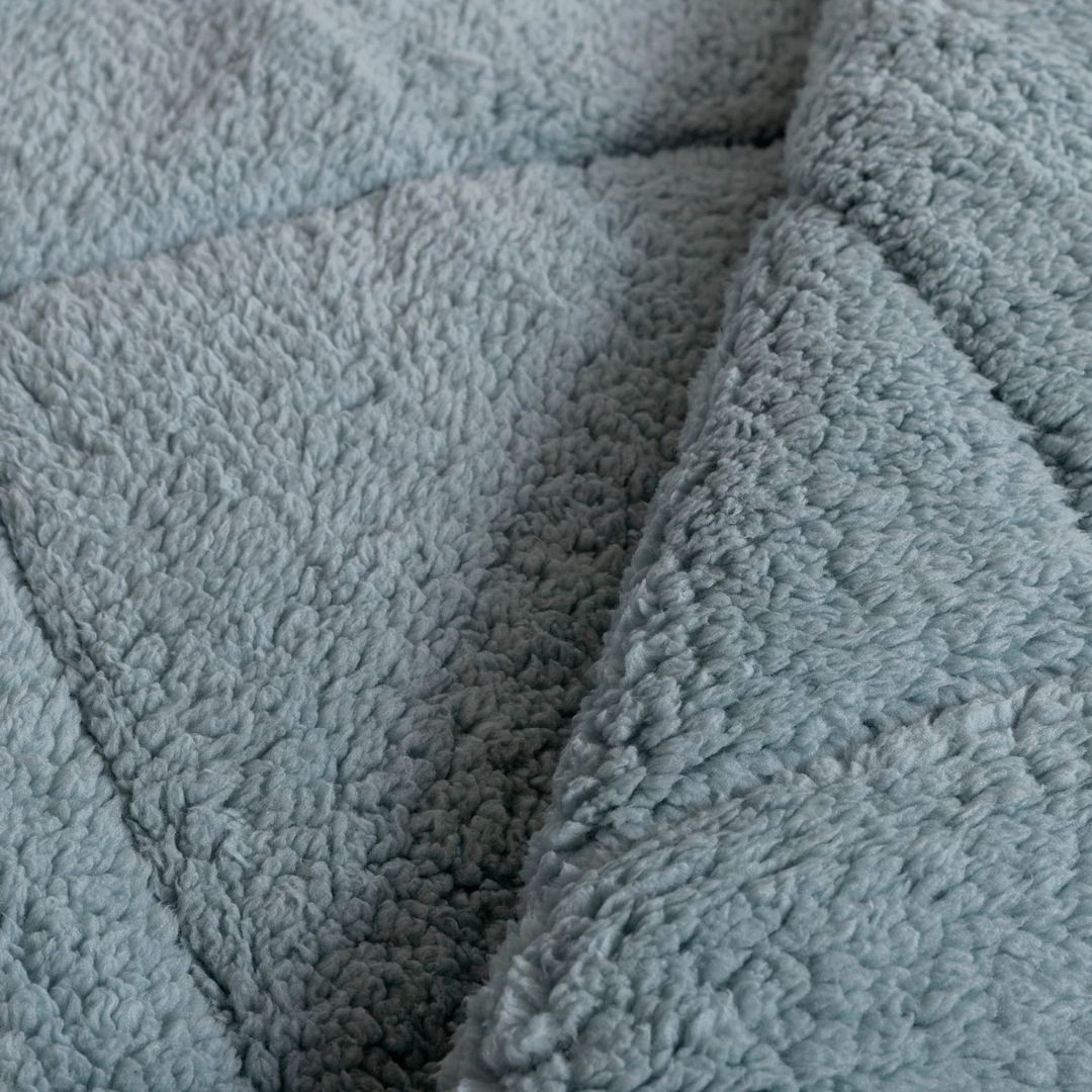 CEDRIC AQUAMARINE JACQUARD COMFORTER KARAMELO